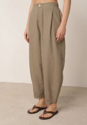 Zielone Spodnie Haremki Casual z Wiskozy z Wysokim Stanem Kalesilea. Zielone spodnie materiałowe damskie Born2be, bez wzorów, z jeansu. Za 79.99 zł.