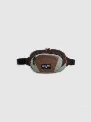 4F Nerka trekkingowa - multikolor Uniwersalny. Nerki i saszetki damskie 4F, bez wzorów, z materiału. Za 99.99 zł.