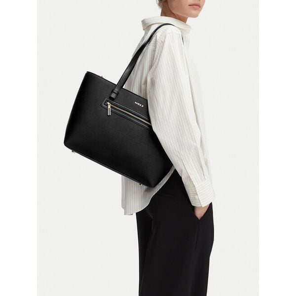 Torebka MEXX. Czarne shopper bag Mexx, bez dodatków. Za 229.99 zł.