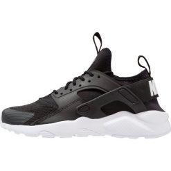Nike Sportswear AIR HUARACHE RUN ULTRA Tenisówki i Trampki black/white. Czarne buty sportowe dziewczęce Nike Sportswear, z materiału. Za 449.00 zł.