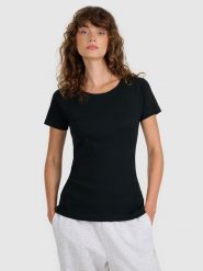 4F T-shirt regular z prążkowanej dzianiny damski - czarny M. Czarne t-shirty damskie 4F, m, bez wzorów, z bawełny, bez kołnierzyka. W wyprzedaży za 39.99 zł.