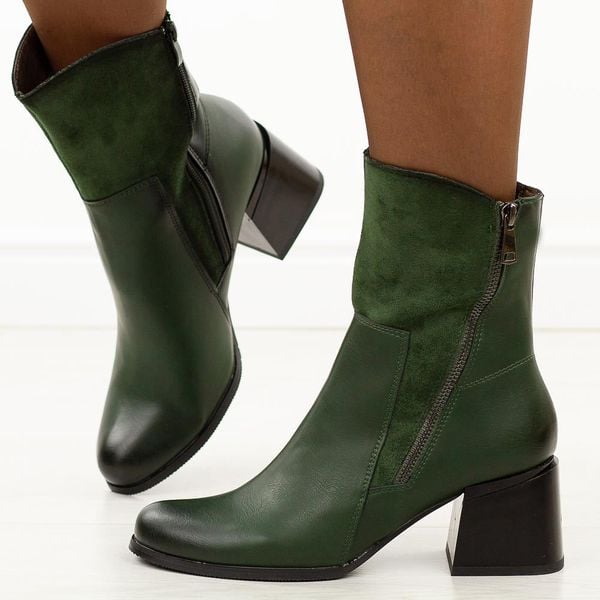 Zielone botki damskie na obcasie M.Daszyński Sa269-1. Zielone botki damskie M.Daszyński, na jesień, z jeansu, biznesowe, bez obcasa, na obcasie, bez zapięcia. Za 229.00 zł.