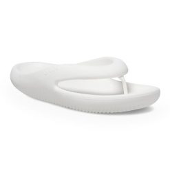 Japonki Crocs Mellow Recovery. Białe klapki damskie Crocs, bez wzorów, bez obcasa, bez zapięcia. Za 109.99 zł.