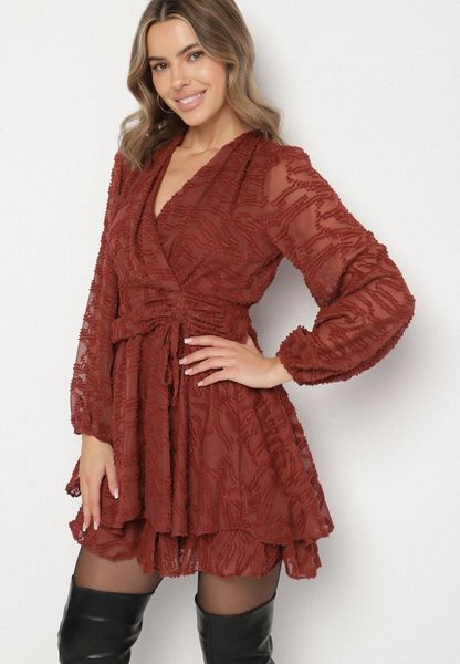 Czerwona Siateczkowa Sukienka o Rozkloszowanym Kroju Zdobiona Tłoczeniem Zenesava. Czerwone sukienki damskie Born2be, z aplikacjami, z poliesteru, eleganckie, bez ramiączek. Za 159.99 zł.