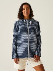 Regatta Kurtka przeciwdeszczowa "Bayletta II" w kolorze granatowo-białym rozmiar: 46. Białe kurtki sportowe damskie Regatta, bez wzorów, bez kaptura. Za 174.45 zł.