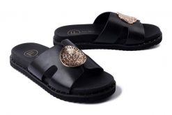 FILIPPO DK7050/25 BK czarny, klapki damskie. Czarne klapki damskie Filippo, z aplikacjami, bez obcasa, na płaskiej podeszwie, bez zapięcia. Za 184.90 zł.