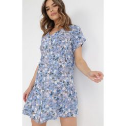 Niebieska Sukienka Dianone. Niebieskie sukienki damskie Born2be, bez wzorów, bez ramiączek. Za 129.99 zł.