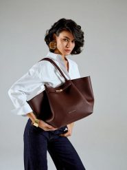 Vince Camuto Shopper bag "Prato" w kolorze brązowym - 52 x 27 x 13 cm rozmiar: onesize. Brązowe shopper bag Vince Camuto, bez wzorów, z materiału, na ramię, bez dodatków. Za 118.56 zł.