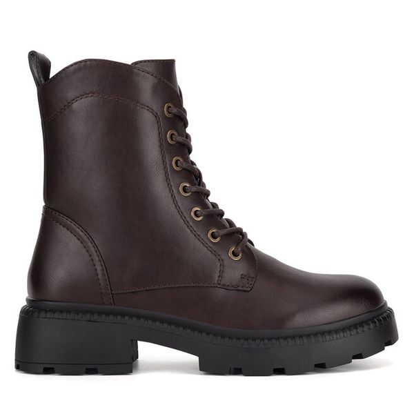 Trzewiki Lasocki. Brązowe botki damskie Lasocki, bez obcasa, na płaskiej podeszwie, bez zapięcia. Za 199.99 zł.