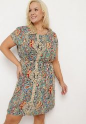 Zielono-Beżowa Wiskozowa Sukienka w Stylu Boho o Pudełkowym Kroju z Materiałowym Paskiem Neteri. Zielone sukienki damskie Born2be, bez wzorów, z materiału, boho, bez ramiączek. Za 59.99 zł.
