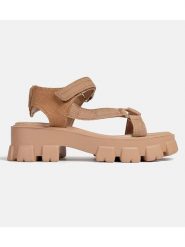 Loft37 Sandały w kolorze jasnobrązowym rozmiar: 39. Brązowe sandały damskie loft37, bez wzorów, z otwartym noskiem, bez obcasa, na koturnie, bez zapięcia. Za 217.99 zł.