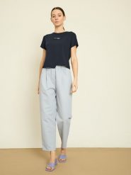 BGN Koszulka w kolorze granatowym rozmiar: 34. Niebieskie bluzki damskie BGN, bez wzorów, bez kołnierzyka, bez ramiączek. Za 56.99 zł.