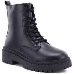 Botki damskie glany na platformie czarne Big Star UU274816. Czarne botki damskie Big Star, ze skóry ekologicznej, retro, bez obcasa, na platformie, bez zapięcia. Za 179.99 zł.