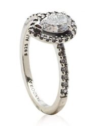 Pandora Srebrny pierścionek z kryształami rozmiar: 54. Szare pierścionki damskie Pandora, z kryształem, srebrne. Za 252.94 zł.