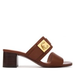 Klapki Coccinelle. Brązowe klapki damskie Coccinelle, bez wzorów, bez obcasa, bez zapięcia. Za 949.99 zł.
