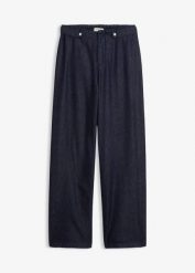 Jeansy o luźnym kroju, high waist, straigt. Niebieskie jeansy damskie bonprix, z podwyższonym stanem. Za 149.99 zł.