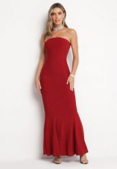 Czerwona Sukienka Maxi Bez Ramiączek Zdobiona Metaliczną Nicią Bergena. Czerwone sukienki damskie Born2be, z aplikacjami, eleganckie, bez ramiączek. W wyprzedaży za 144.49 zł.
