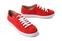 MANITU 850146-04 rot, półbuty damskie. Czarne półbuty damskie Manitu, bez wzorów, bez obcasa, na płaskiej podeszwie, bez zapięcia. Za 223.93 zł.