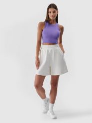 4F Spodenki dresowe damskie - białe M. Białe szorty damskie 4F, bez wzorów, z bawełny. W wyprzedaży za 49.99 zł.