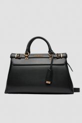 GUESS Czarna torebka Sestri Logo Luxury. Czarne torebki klasyczne damskie Guess, ze skóry ekologicznej, bez dodatków. W wyprzedaży za 559.99 zł.