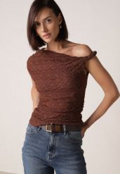 Brązowa Koronkowa Bluzka o Asymetrycznym Kroju na Jedno Ramię Nerasos. Brązowe bluzki damskie Born2be, m, bez wzorów, z jeansu, biznesowe, z asymetrycznym kołnierzem, bez ramiączek. Za 79.99 zł.