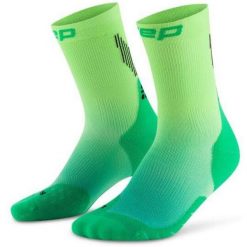 Damskie sportowe skarpety kompresyjne do połowy łydki Core Run gradient CEP. Zielone skarpetki damskie CEP, bez wzorów, z materiału. Za 79.00 zł.