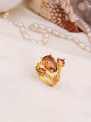 Pierres de Jade Pozłacany pierścionek z zultanitem rozmiar: onesize. Brązowe pierścionki damskie Pierres de Jade, pozłacane. Za 106.13 zł.