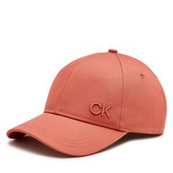 Czapka z daszkiem Calvin Klein. Czerwone czapki z daszkiem damskie Calvin Klein, bez wzorów. Za 99.99 zł.