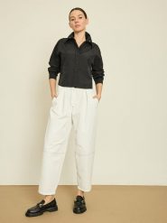 BGN Spodnie w kolorze kremowym rozmiar: 34. Brązowe spodnie materiałowe damskie BGN, bez wzorów, z materiału. Za 121.99 zł.