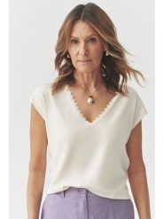 TATUUM Bluzka "Dandy" w kolorze kremowym rozmiar: M. Brązowe bluzki damskie TATUUM, m, bez wzorów, z koronki, bez kołnierzyka, bez ramiączek. Za 174.02 zł.