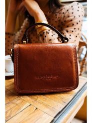 Maison héritage PARIS Skórzana torebka "Luna" w kolorze jasnobrązowym - 19 x 15 x 10 cm rozmiar: onesize. Brązowe torebki klasyczne damskie maison héritage PARIS, z materiału, przez ramię, bez dodatków. Za 304.99 zł.