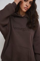 Bluza typu oversize z HAFTEM w kolorze BROWN - EVANS SATIN-UNI. Brązowe bluzy damskie Marsala, l, bez wzorów, z bawełny, z kapturem. Za 299.90 zł.