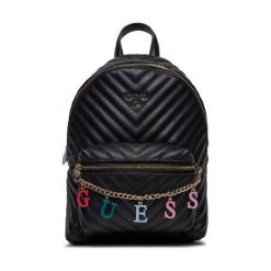 Plecak Guess. Czarne plecaki Guess, z aplikacjami. Za 249.99 zł.