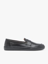 Czarne mokasyny barefoot. Czarne mokasyny damskie Ryłko, ze skóry, z okrągłym noskiem, bez obcasa. Za 399.99 zł.
