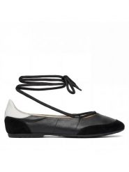 Patrizia Pepe Baleriny 8Z0123/L150-K103 Czarny. Czarne balerinki damskie Patrizia Pepe, bez wzorów, ze skóry. Za 919.99 zł.