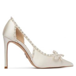 Szpilki Steve Madden. Białe szpilki damskie Steve Madden, bez wzorów, bez obcasa, na szpilce, bez zapięcia. Za 689.99 zł.