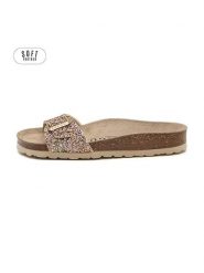 Teegu Klapki w kolorze złotym rozmiar: 37. Żółte klapki damskie teegu, bez wzorów, z otwartym noskiem, bez obcasa, bez zapięcia. Za 121.99 zł.