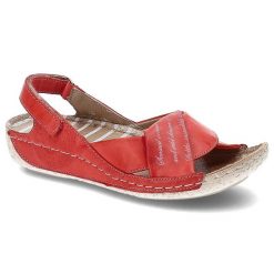 Czerwone Sandały Carinii Wygodne Skórzane Buty. Czerwone sandały damskie Carinii, bez wzorów, ze skóry, bez obcasa, bez zapięcia. Za 139.00 zł.
