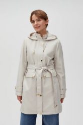 Parka z kapturem beżowa. Brązowe parki damskie MOODO, z poliesteru, z kapturem. W wyprzedaży za 124.99 zł.