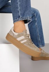 Ciemnobeżowe Sneakersy Zamszowe na Platformie ze Skórzaną Wkładką Ozdobione Paskiem Adivrie. Brązowe obuwie sportowe damskie Renee, z jeansu, bez zapięcia. Za 189.99 zł.