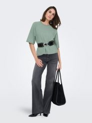 ONLY Sweter w kolorze zielonym rozmiar: S. Zielone swetry klasyczne damskie Only, s, z materiału, bez kołnierzyka. Za 60.99 zł.