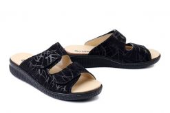 DR. BRINKMANN 700732-01 schwarz, klapki damskie. Czarne klapki damskie Dr. Brinkmann, bez wzorów, ze skóry, bez obcasa, bez zapięcia. Za 246.42 zł.