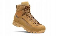 Buty militarne trekkingowe Crispi AT 6 GTX. Brązowe obuwie trekkingowe damskie Crispi, z gore-texu, bez zapięcia. Za 1,499.00 zł.