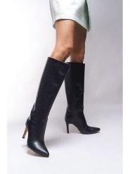 Trendyol Kozaki w kolorze czarnym rozmiar: 38. Czarne kozaki damskie Trendyol, na zimę, bez obcasa, na szpilce, bez zapięcia. Za 292.45 zł.