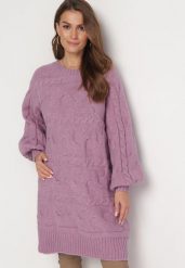 Ciemnofioletowy Oversizowy Sweter o Długim Kroju z Ozdobnym Splotem Sapodis. Fioletowe swetry klasyczne damskie Born2be, ze splotem, bez kołnierzyka. Za 149.99 zł.