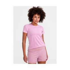 Damska koszulka o wąskim kroju Craft ADV Essence. Czerwone koszulki sportowe damskie Craft, bez wzorów, bez ramiączek, do biegania. W wyprzedaży za 125.55 zł.