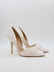 Bellucci Czółenka w kolorze białym rozmiar: 38. Białe czółenka damskie Bellucci, bez wzorów, bez obcasa, na szpilce. Za 122.67 zł.