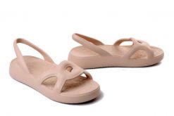 Wonders Glub crema, sandały damskie. Brązowe sandały damskie Wonders, bez wzorów, bez obcasa, bez zapięcia. Za 299.90 zł.