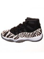 Air Jordan Sneakersy "11 Retro" w kolorze czarno-beżowym rozmiar: 36,5. Czarne obuwie sportowe damskie AIR JORDAN, za kostkę, bez zapięcia. Za 285.49 zł.