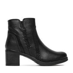 Botki Go Soft. Czarne botki damskie GO SOFT, bez obcasa, na słupku, bez zapięcia. Za 199.99 zł.